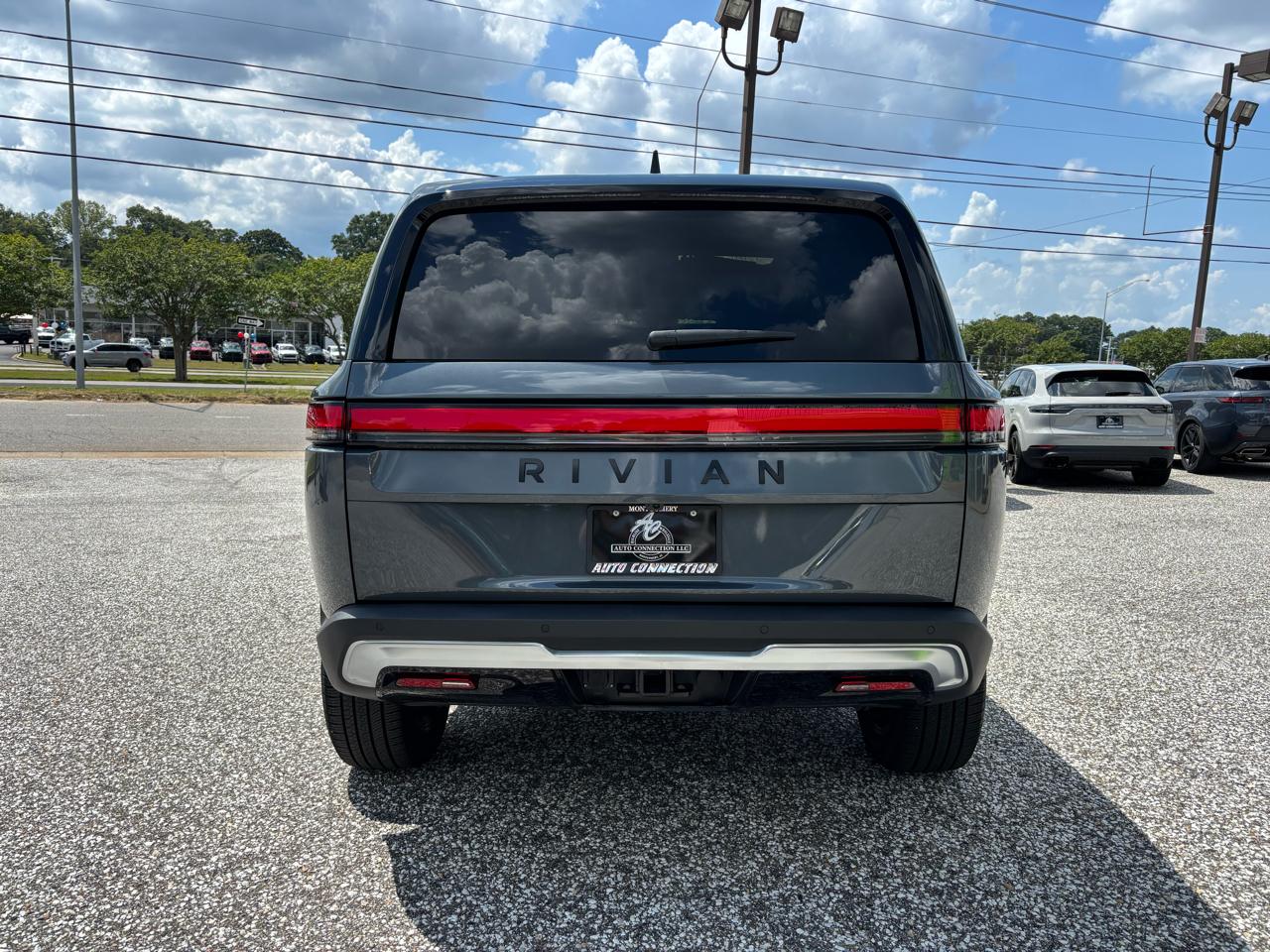 Rivian R1S Adventure Quad-Motor Large Pack 2024