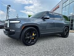 2024 Rivian R1S 