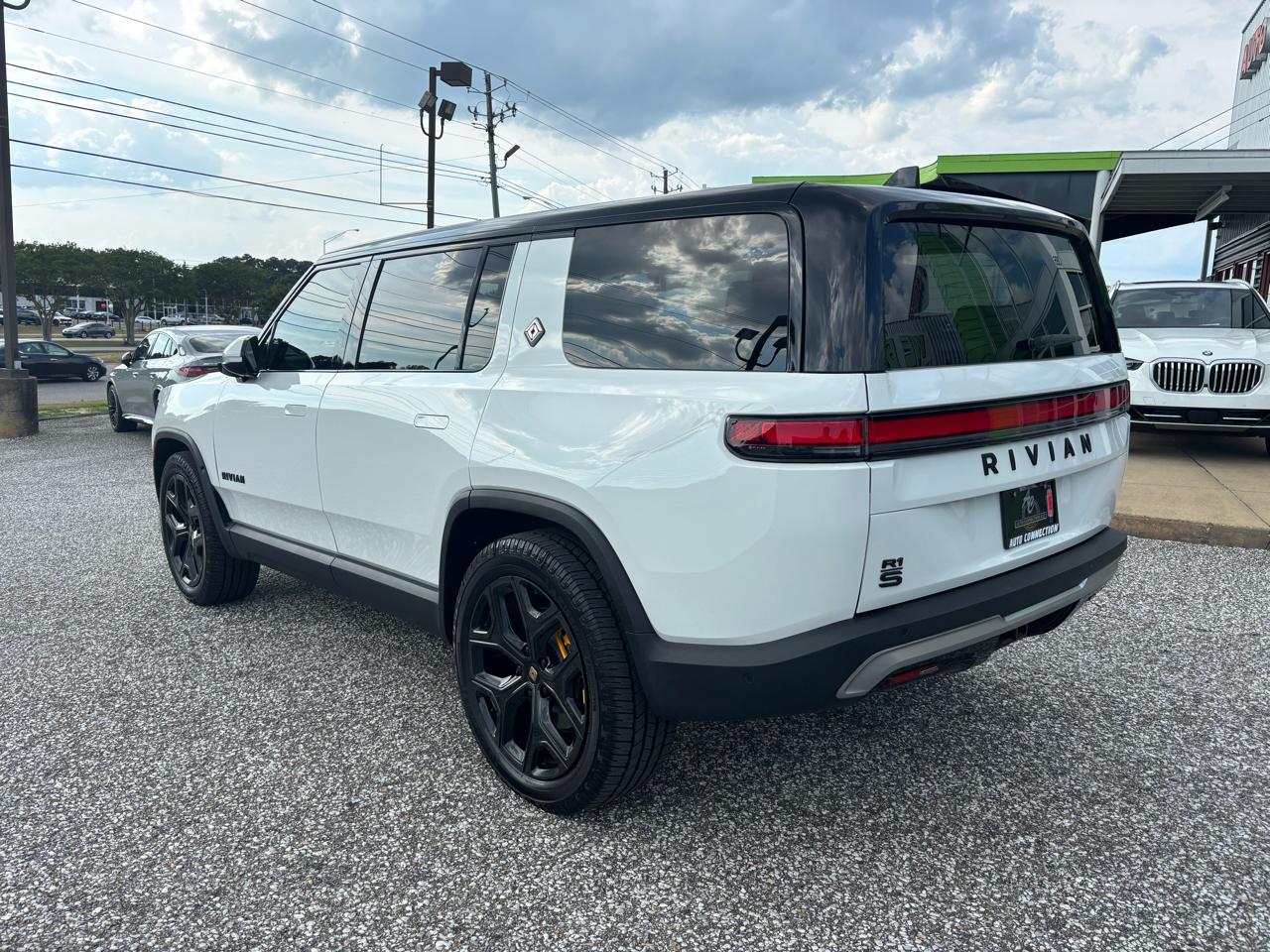 Rivian R1S Adventure Quad-Motor Large Pack 2024
