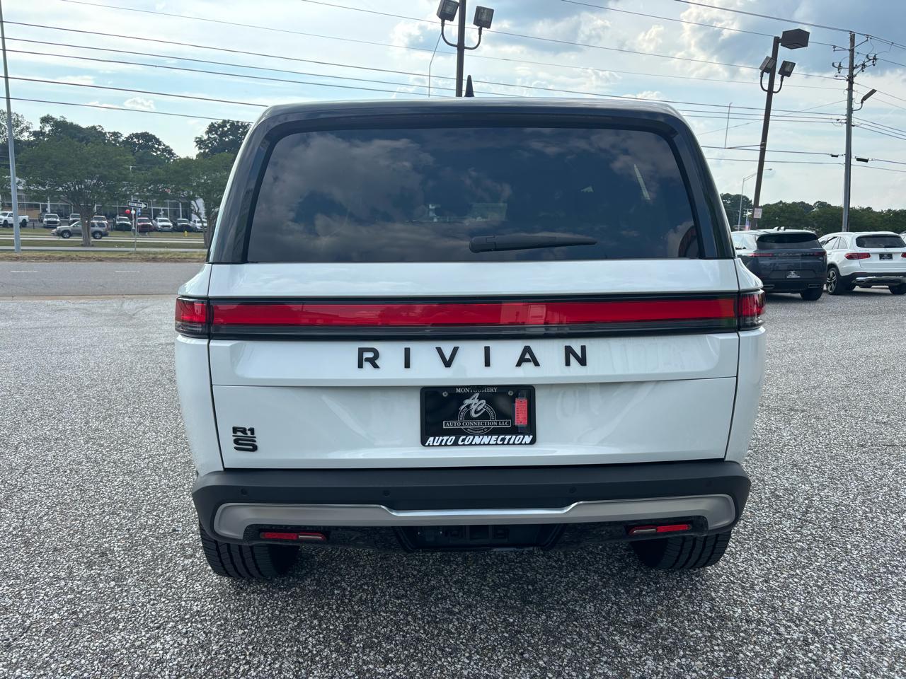 Rivian R1S Adventure Quad-Motor Large Pack 2024