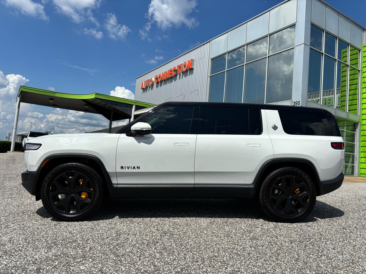 Rivian R1S Adventure Quad-Motor Large Pack 2024