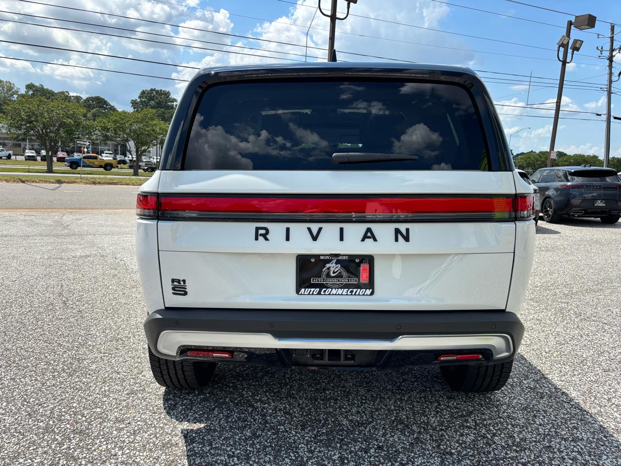 Rivian R1S Adventure Quad-Motor Large Pack 2024
