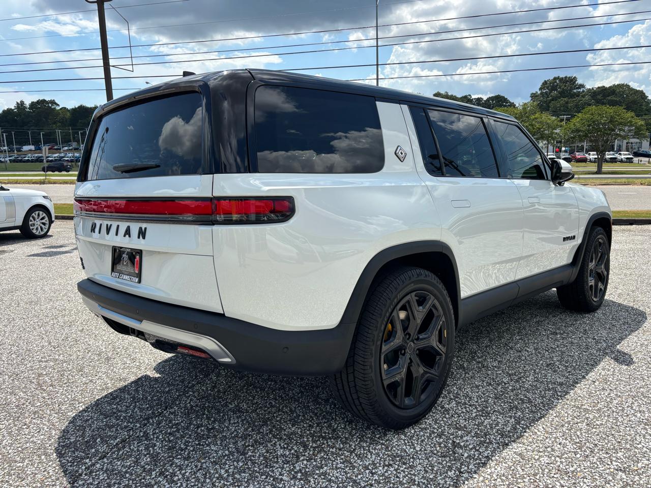 Rivian R1S Adventure Quad-Motor Large Pack 2024
