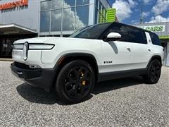 2024 Rivian R1S 