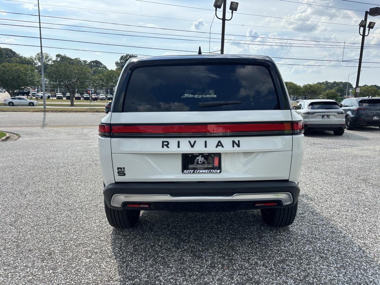 Rivian R1S Adventure Quad-Motor Large Pack 2023