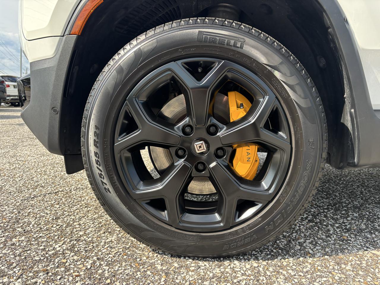 Rivian R1S Adventure Quad-Motor Large Pack 2023