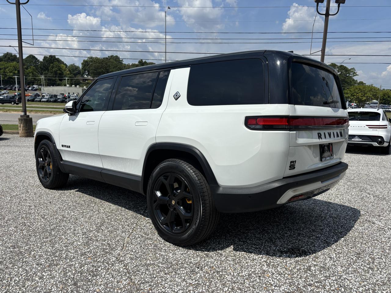 Rivian R1S Adventure Quad-Motor Large Pack 2023