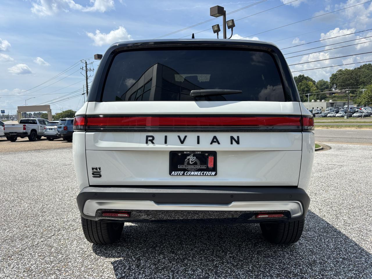 Rivian R1S Adventure Quad-Motor Large Pack 2023