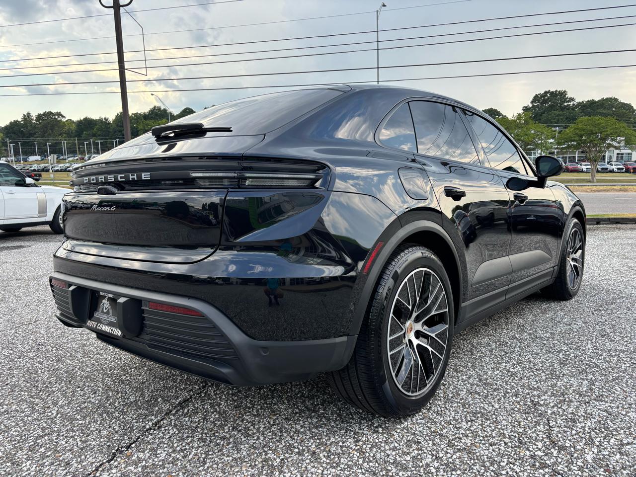 Porsche Macan Electric 4 AWD 2025