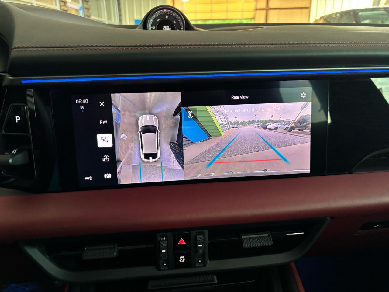 Porsche Macan Electric 4 AWD 2025