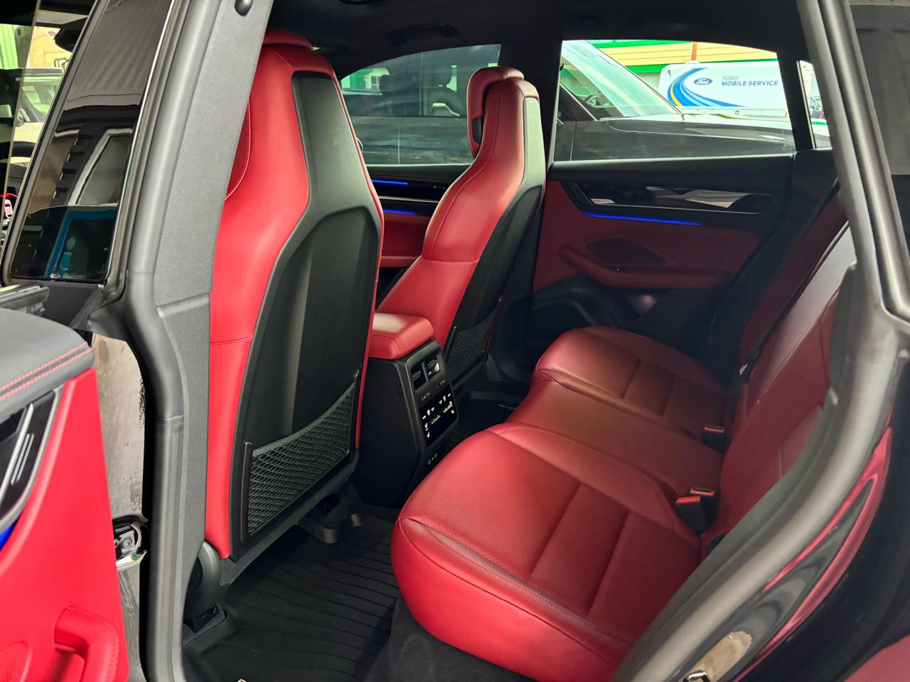 Porsche Macan Electric 4 AWD 2025