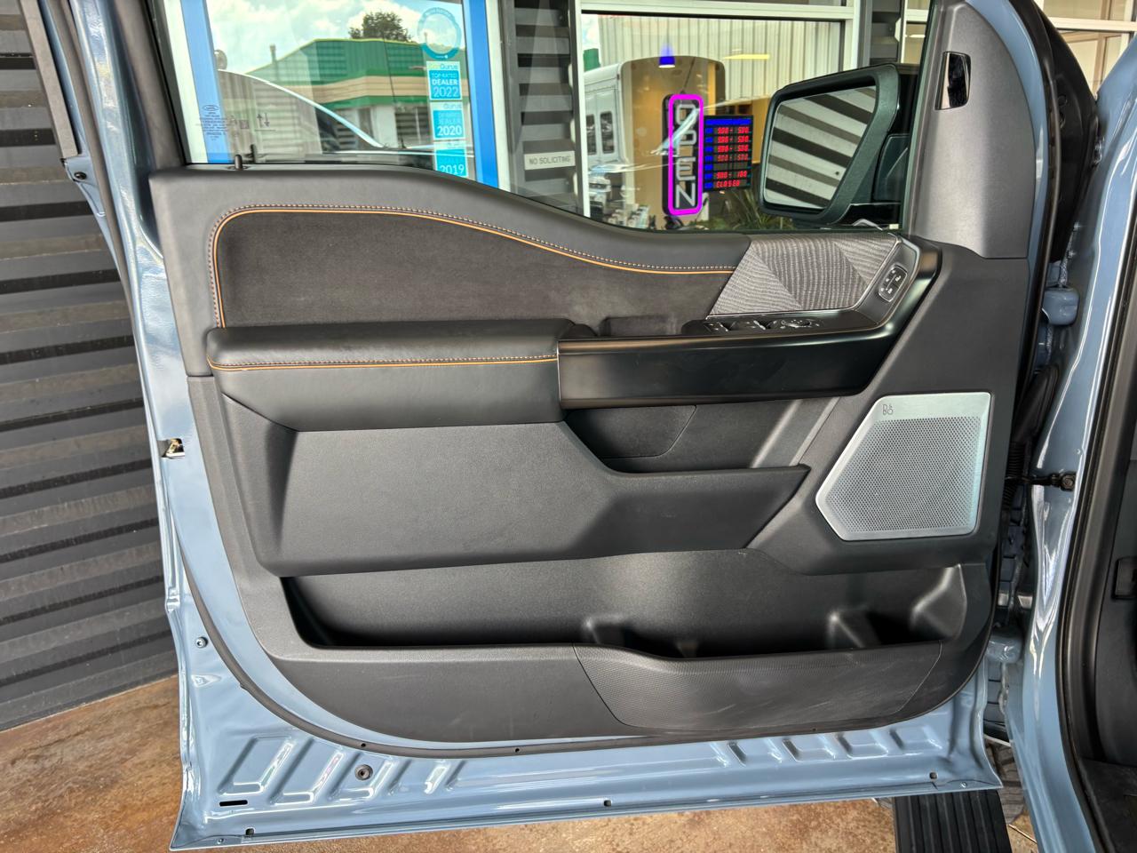 Ford F-150 Platinum 4WD SuperCrew 5.5' Box 2023