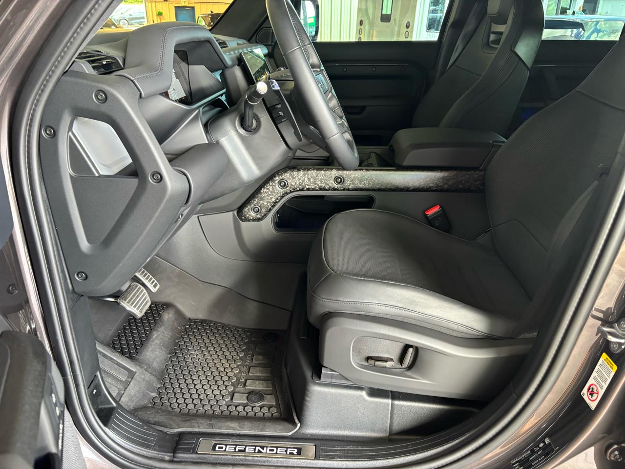 Land Rover Defender 110 P635 OCTA 2026