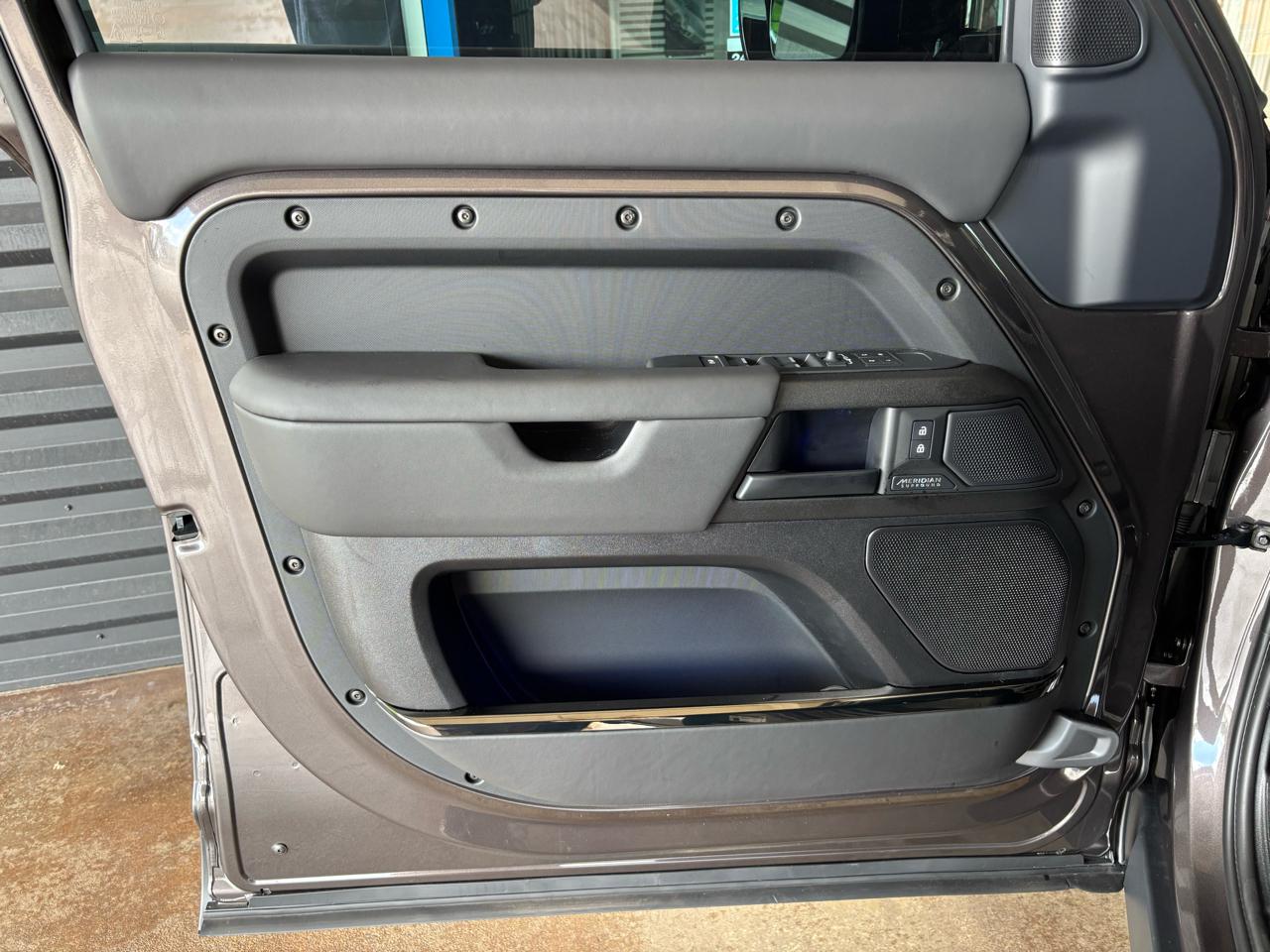 Land Rover Defender 110 P635 OCTA 2026