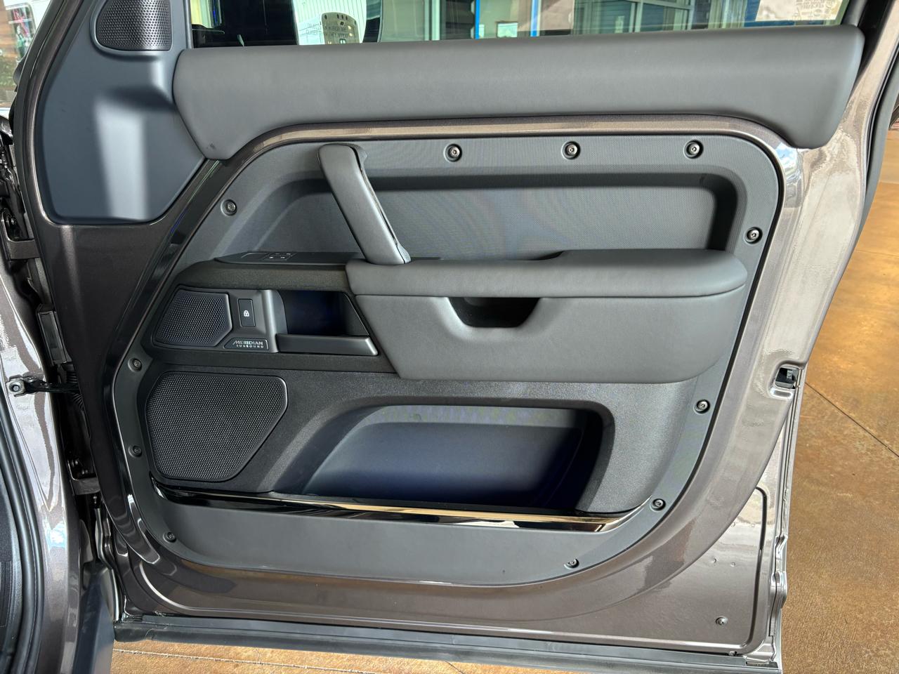 Land Rover Defender 110 P635 OCTA 2026