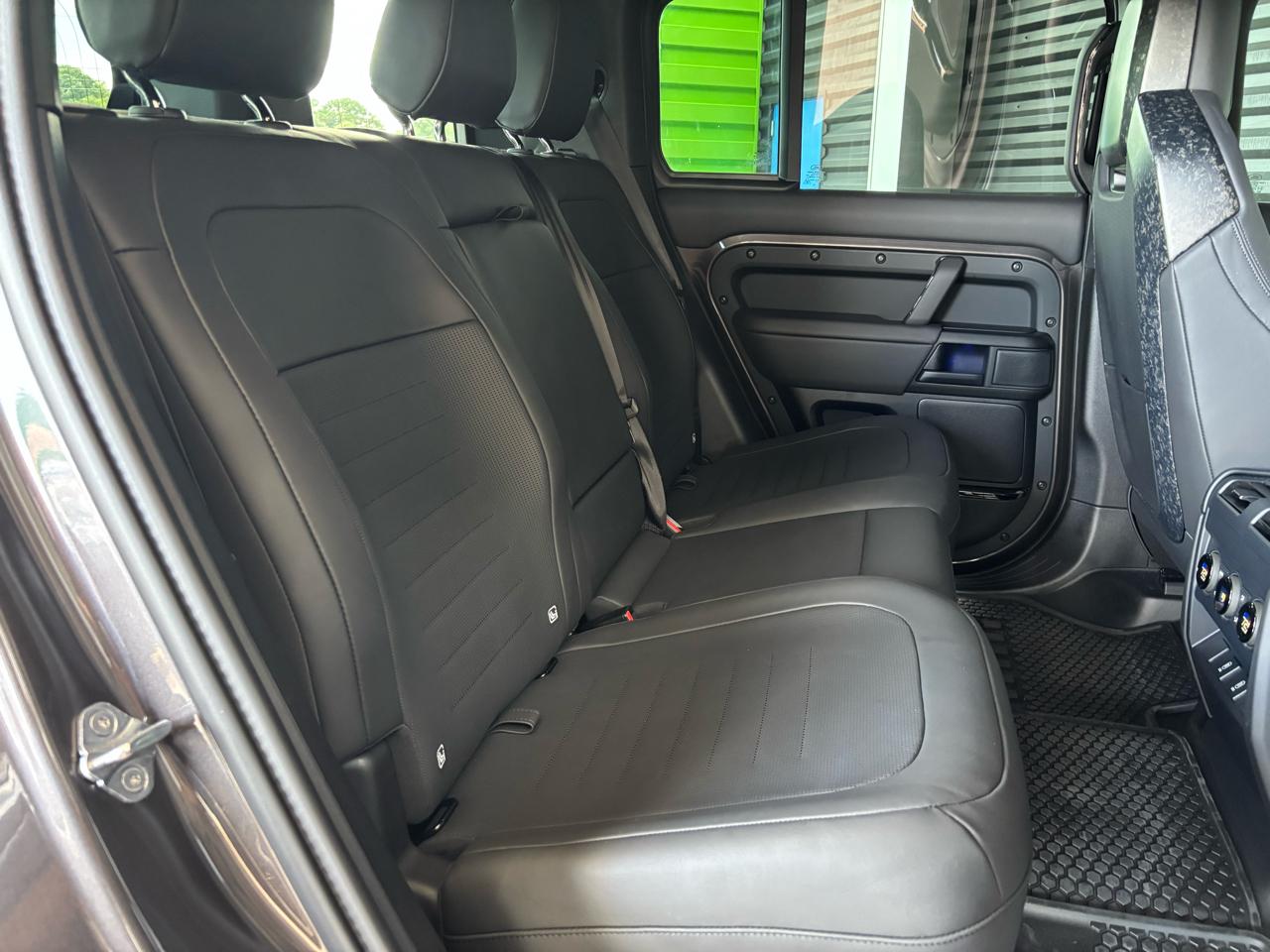 Land Rover Defender 110 P635 OCTA 2026