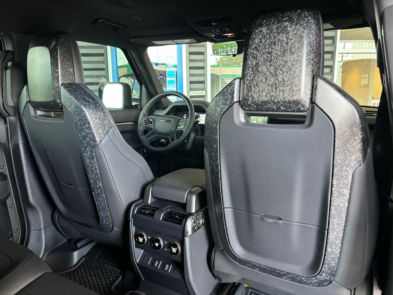 Land Rover Defender 110 P635 OCTA 2026