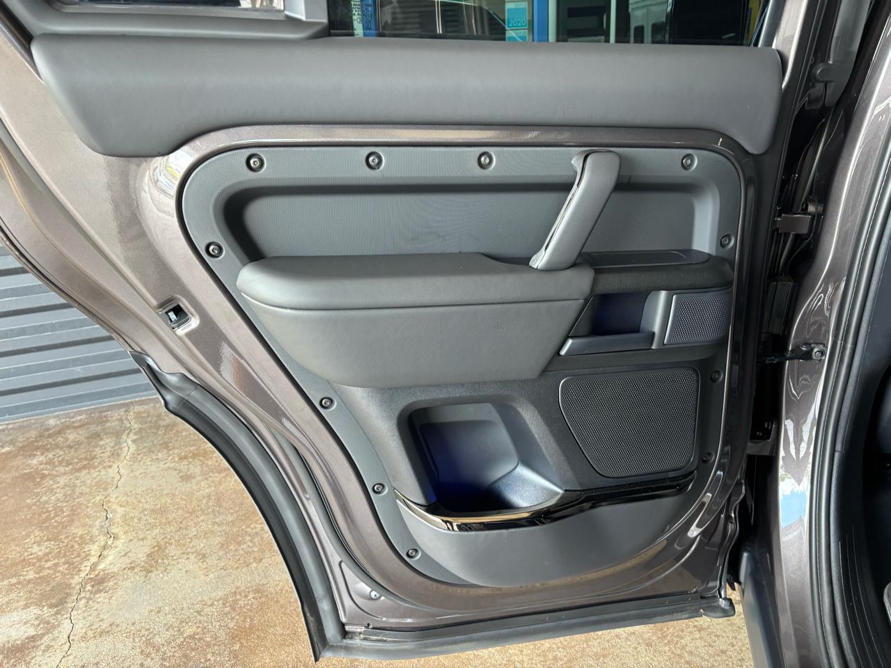 Land Rover Defender 110 P635 OCTA 2026