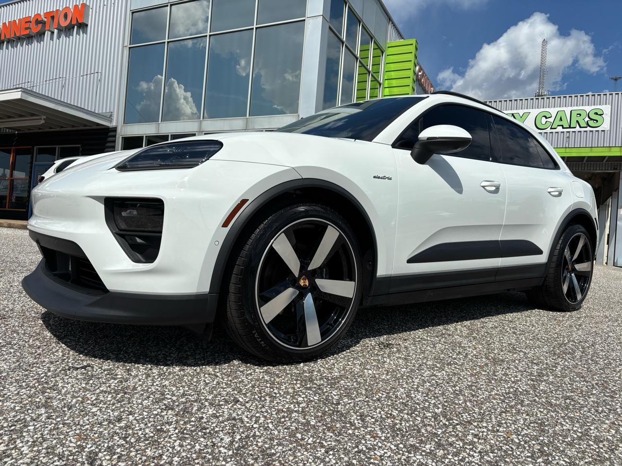 Porsche Macan Electric 4 AWD 2024