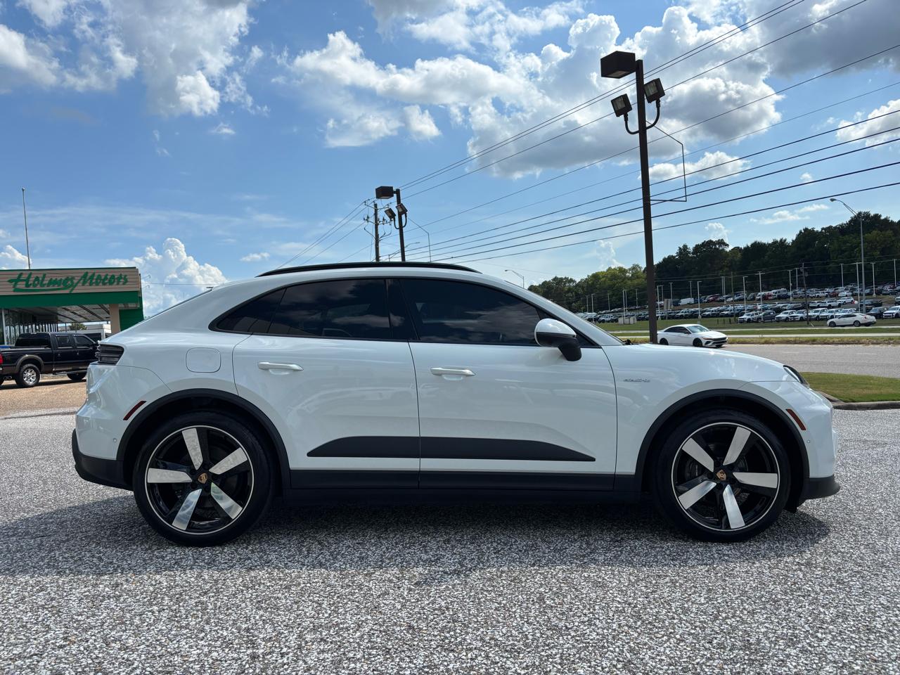 Porsche Macan Electric 4 AWD 2024