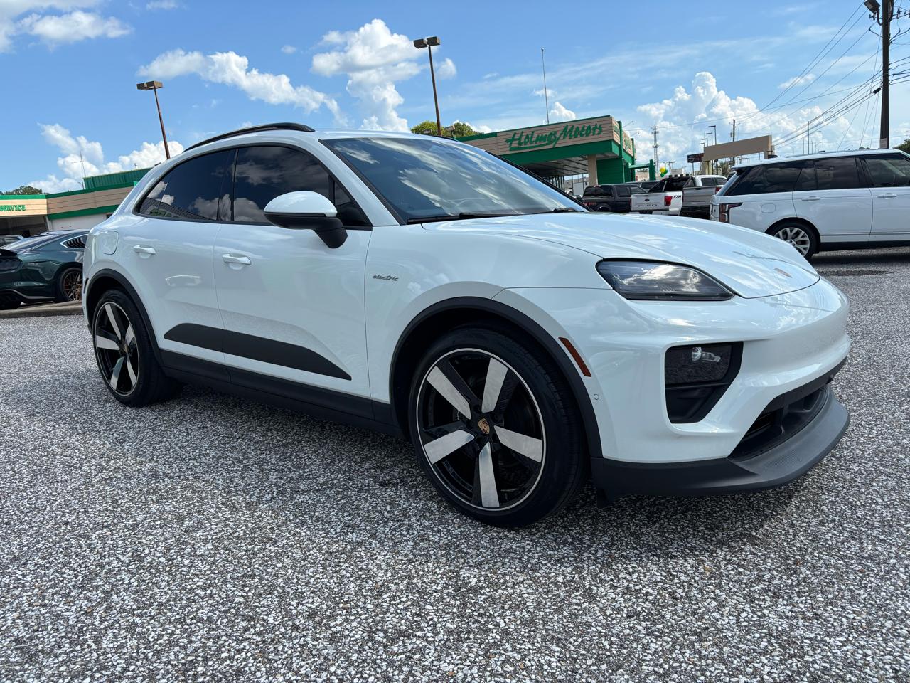 Porsche Macan Electric 4 AWD 2024