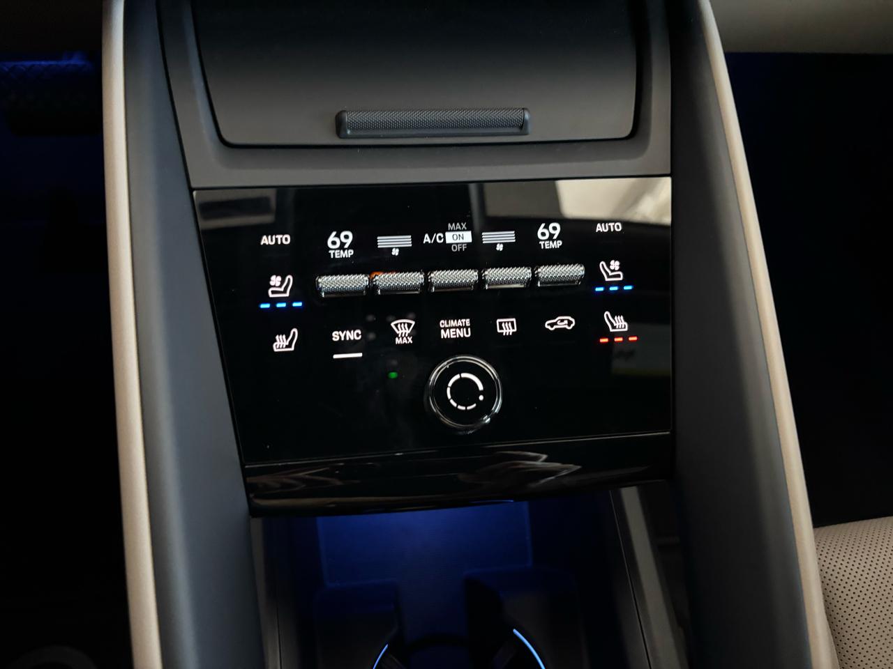 Porsche Macan Electric 4 AWD 2024
