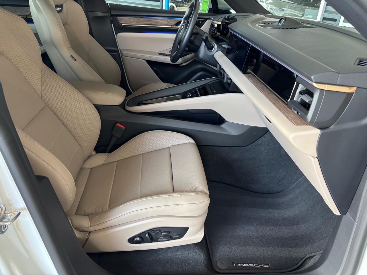 Porsche Macan Electric 4 AWD 2024