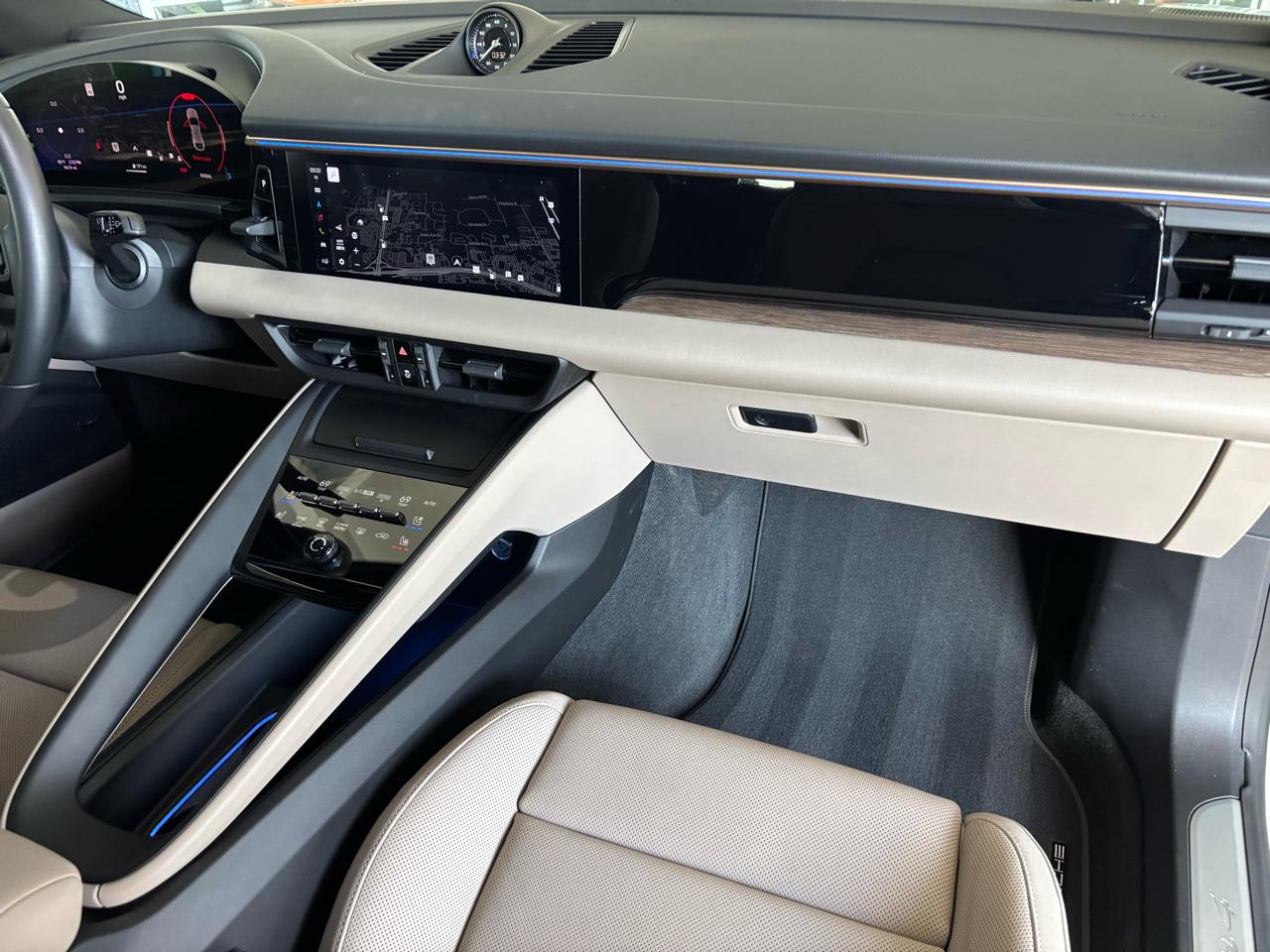 Porsche Macan Electric 4 AWD 2024