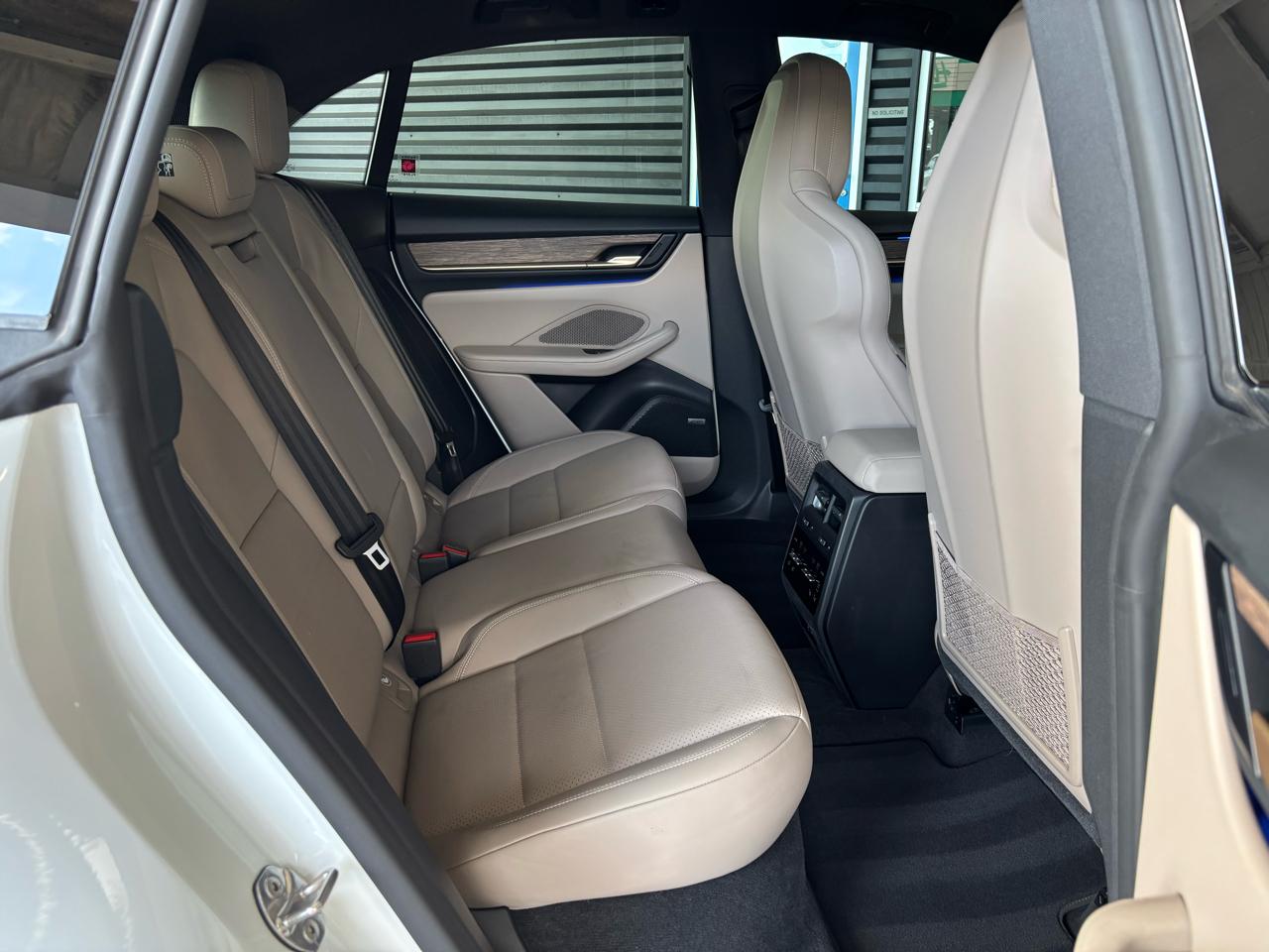 Porsche Macan Electric 4 AWD 2024