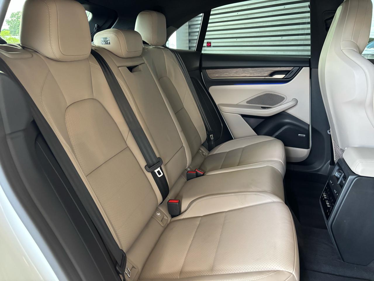 Porsche Macan Electric 4 AWD 2024
