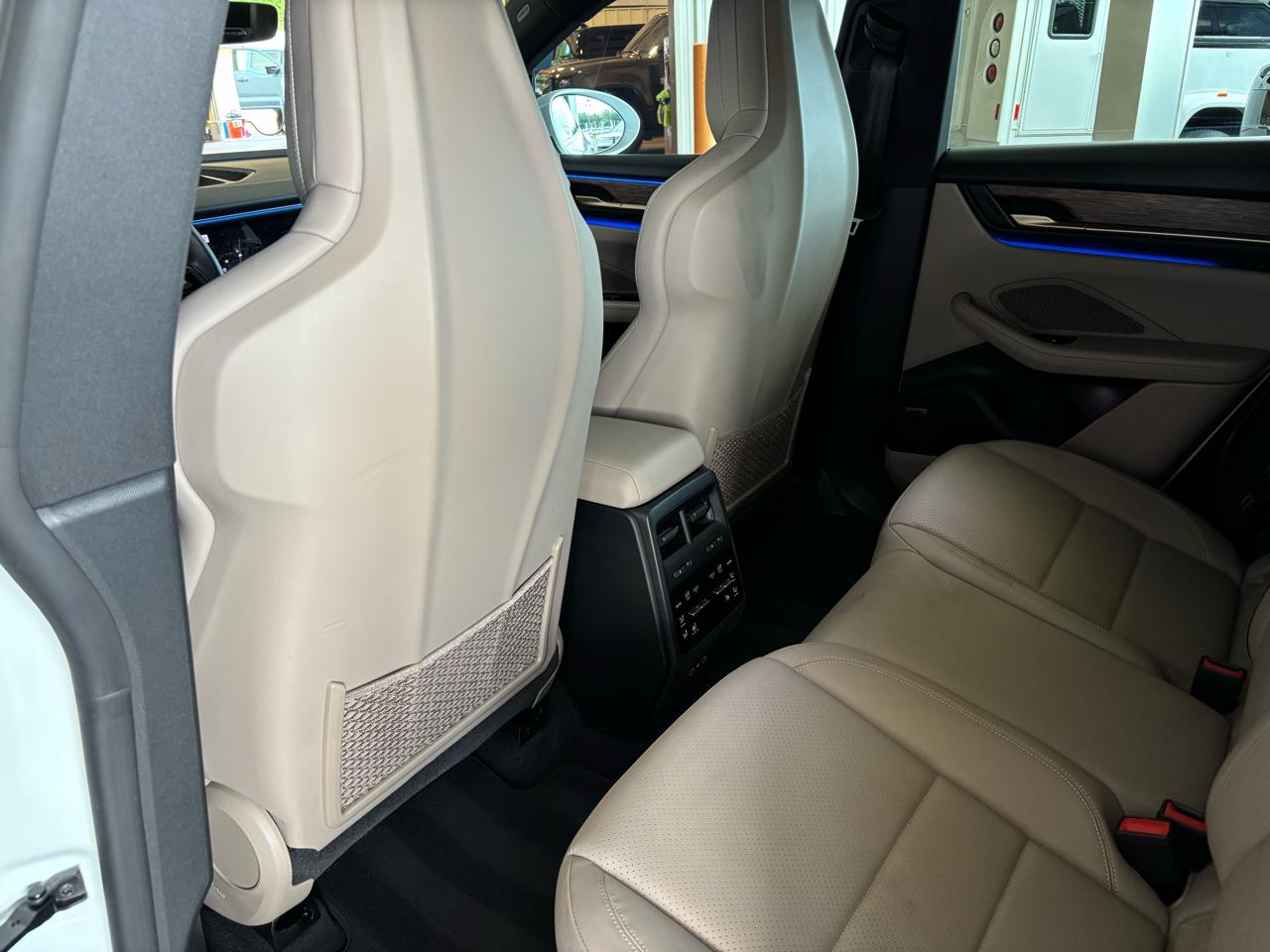 Porsche Macan Electric 4 AWD 2024