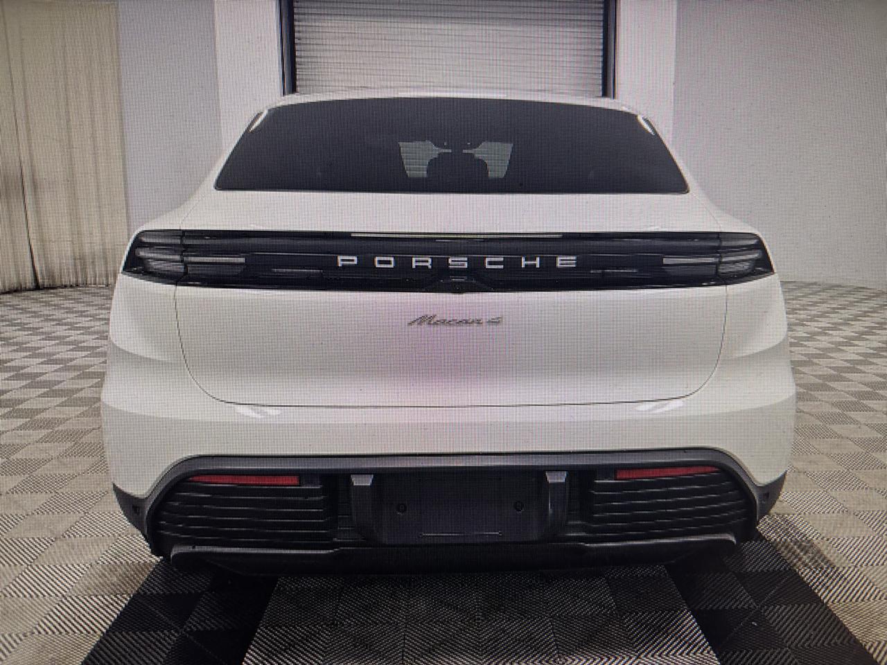 Porsche Macan Electric 4 AWD 2024