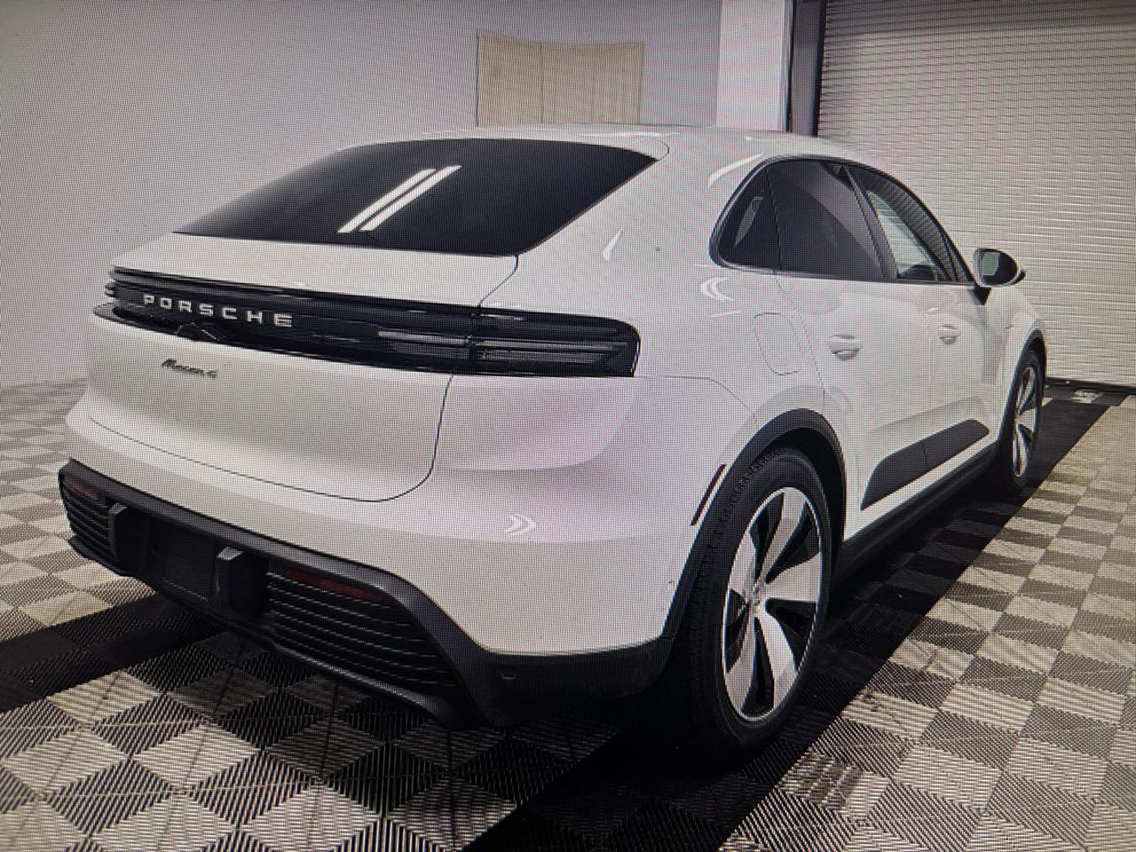 Porsche Macan Electric 4 AWD 2024