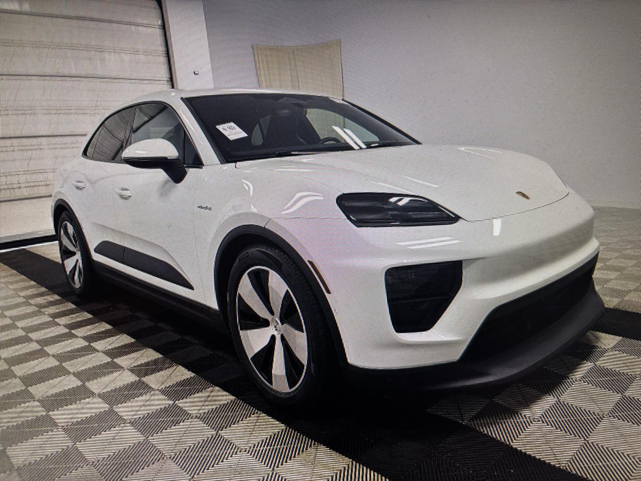 Porsche Macan Electric 4 AWD 2024