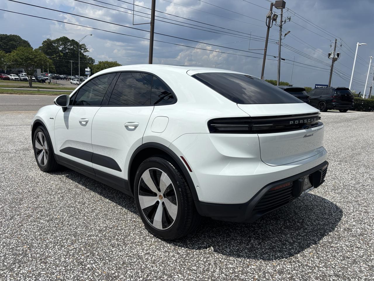 Porsche Macan Electric 4 AWD 2024