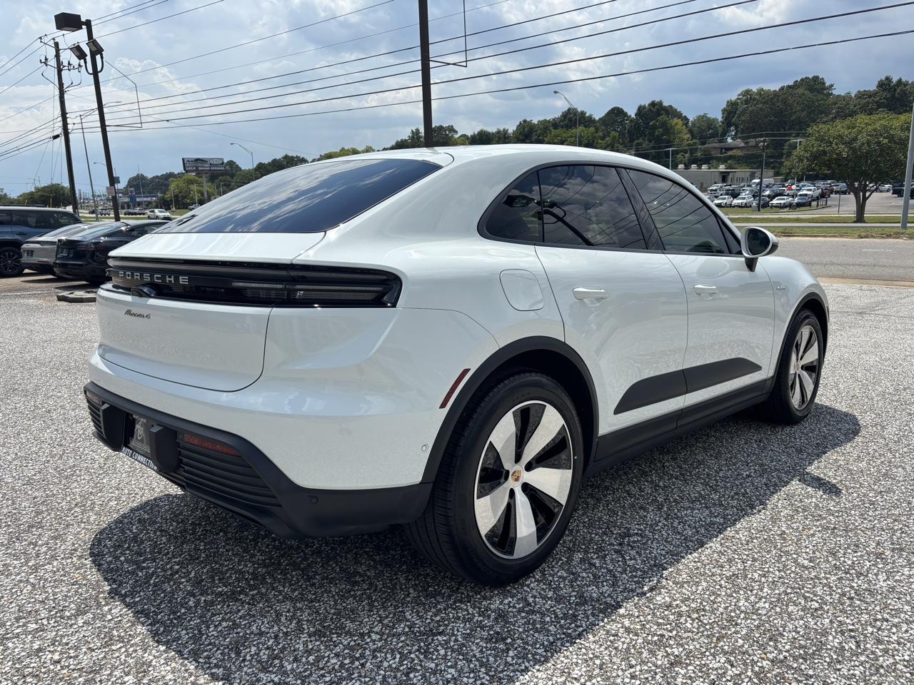 Porsche Macan Electric 4 AWD 2024