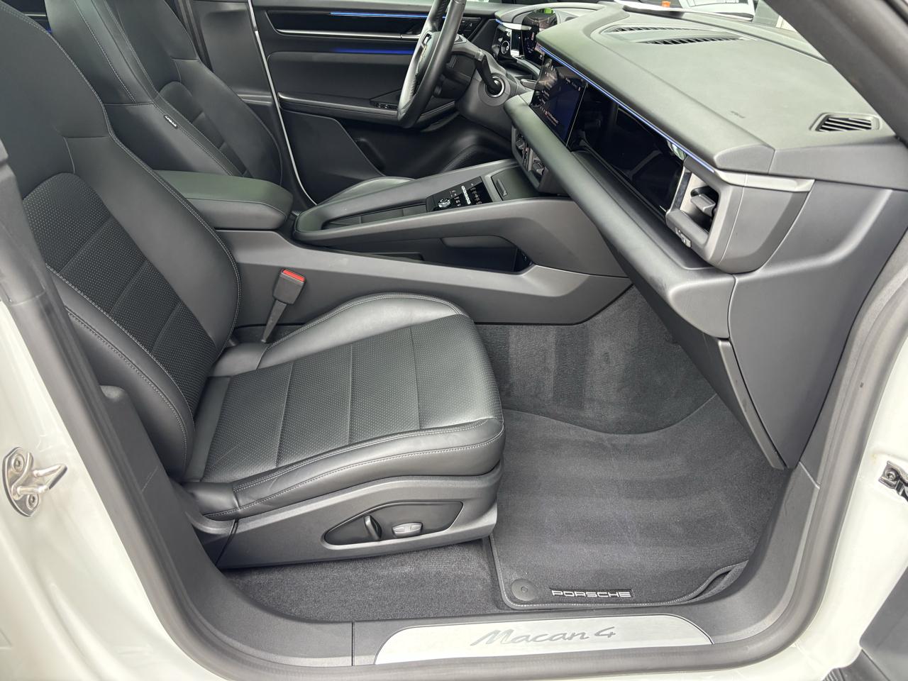 Porsche Macan Electric 4 AWD 2024