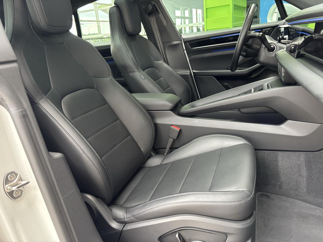 Porsche Macan Electric 4 AWD 2024