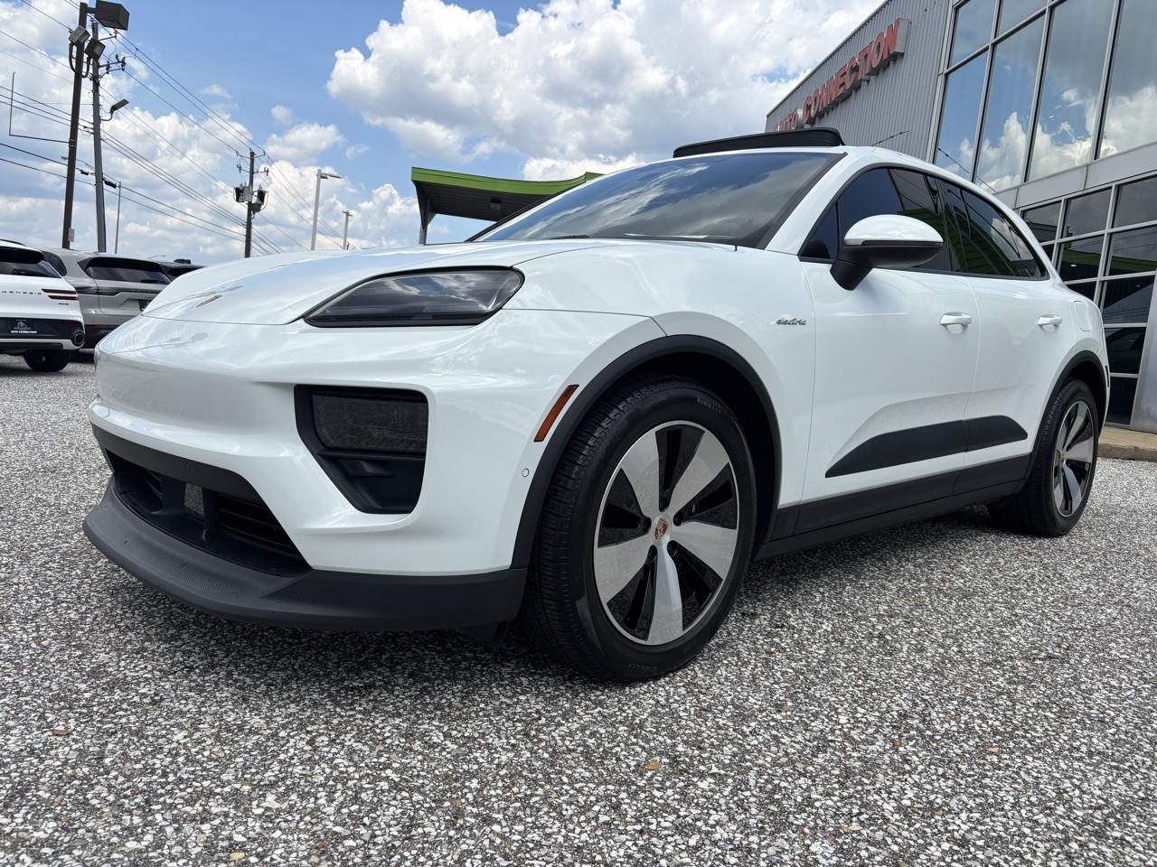 Porsche Macan Electric 4 AWD 2024