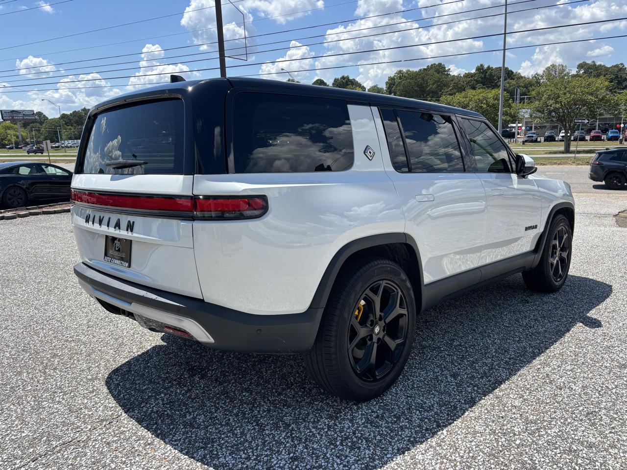 Rivian R1S Adventure Quad-Motor Large Pack 2024