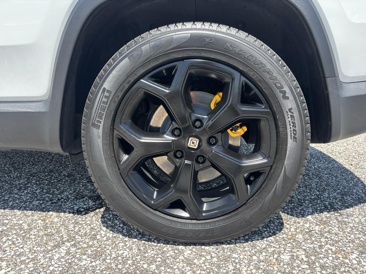Rivian R1S Adventure Quad-Motor Large Pack 2024
