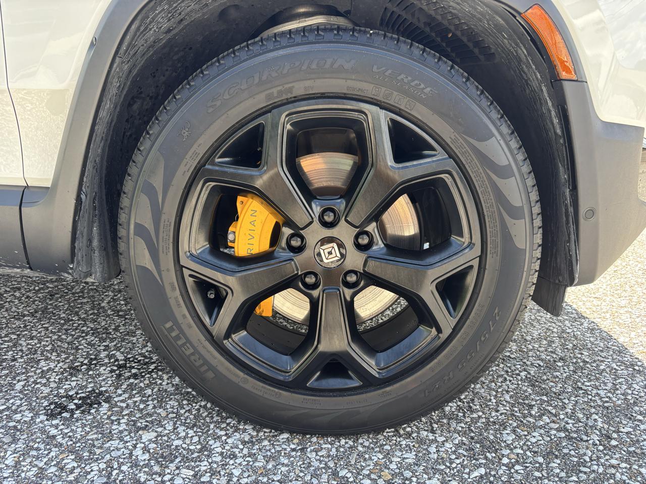 Rivian R1S Adventure Quad-Motor Large Pack 2024