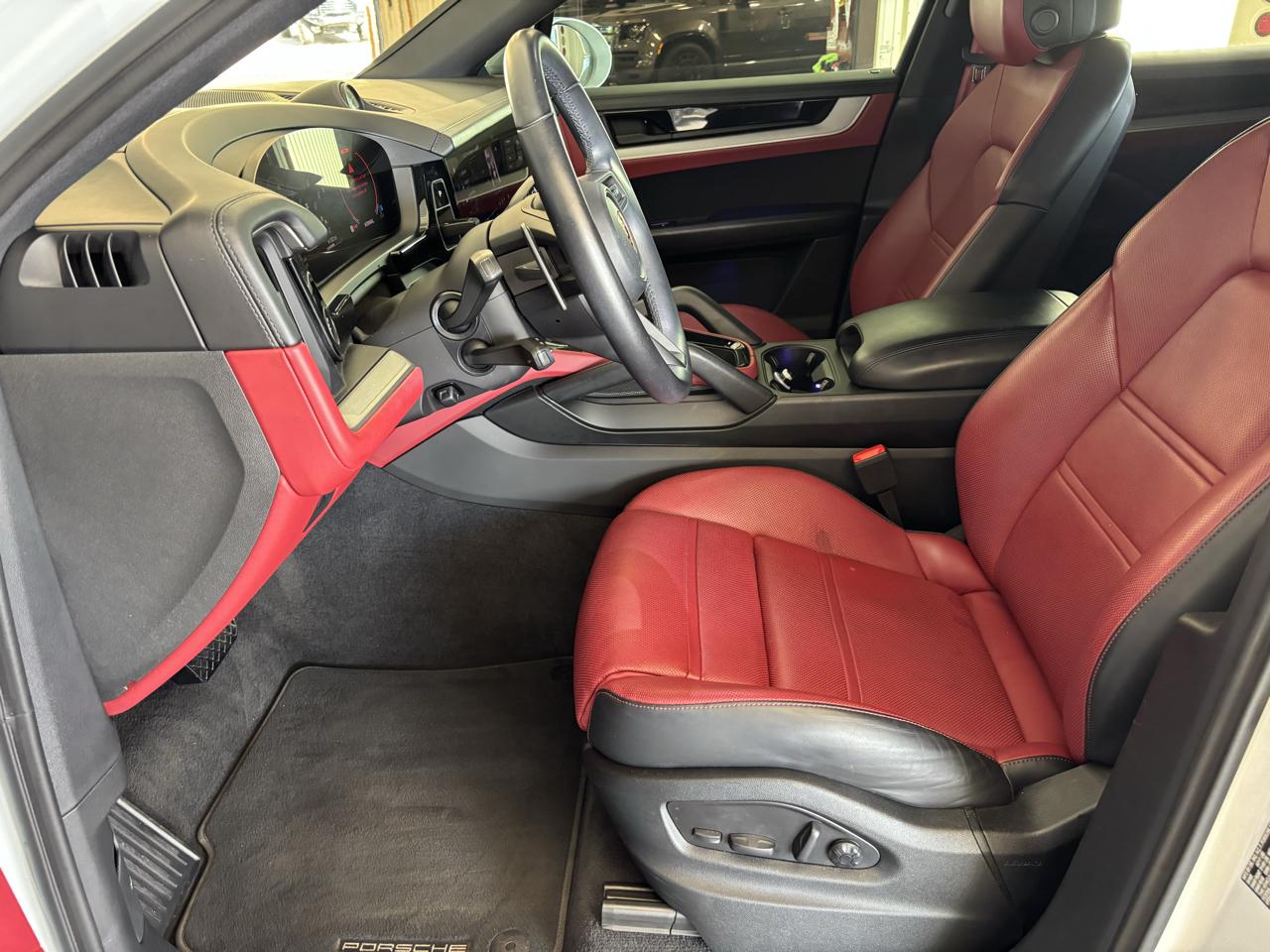 Porsche Cayenne Coupe AWD 2025