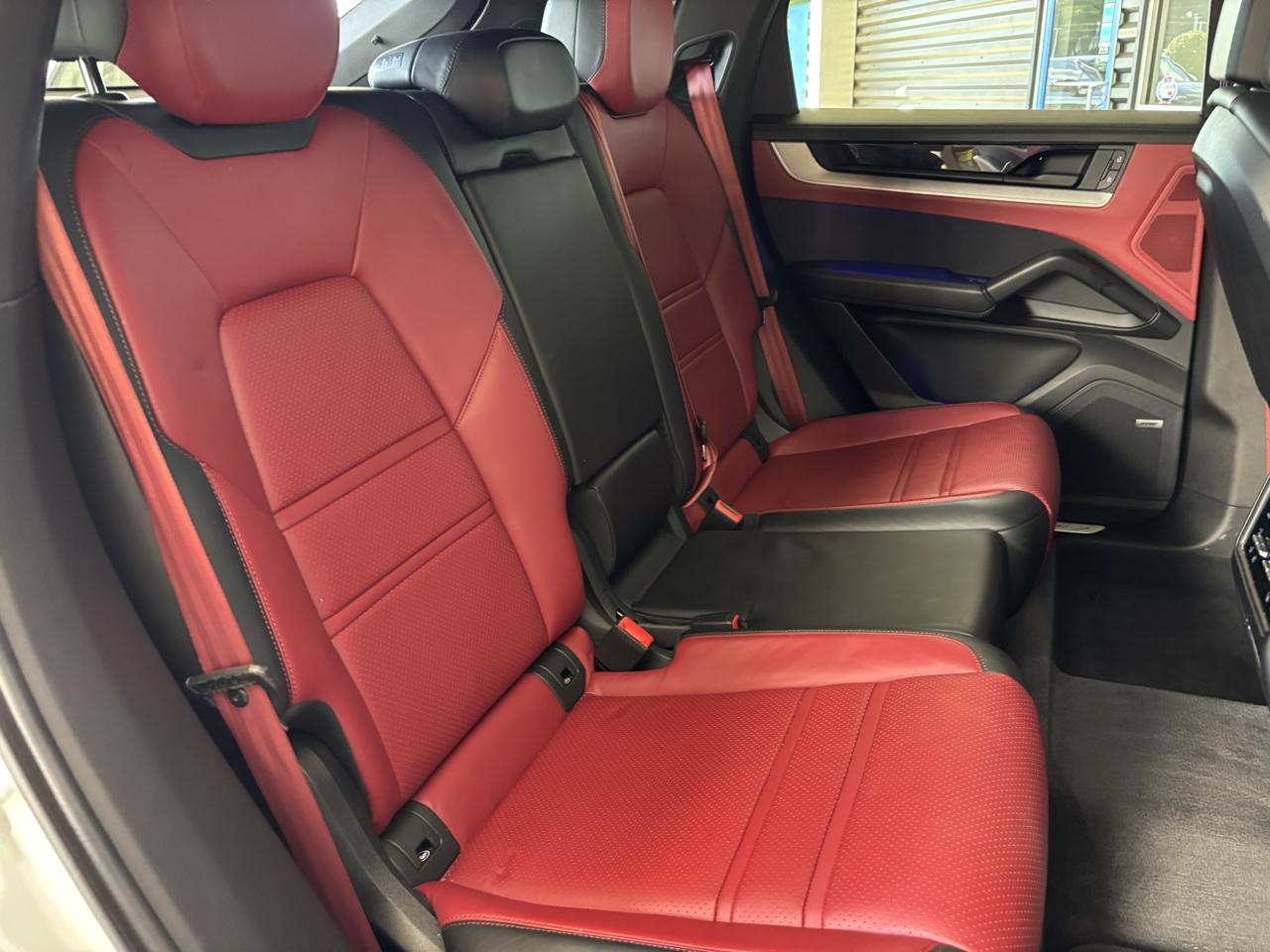 Porsche Cayenne Coupe AWD 2025