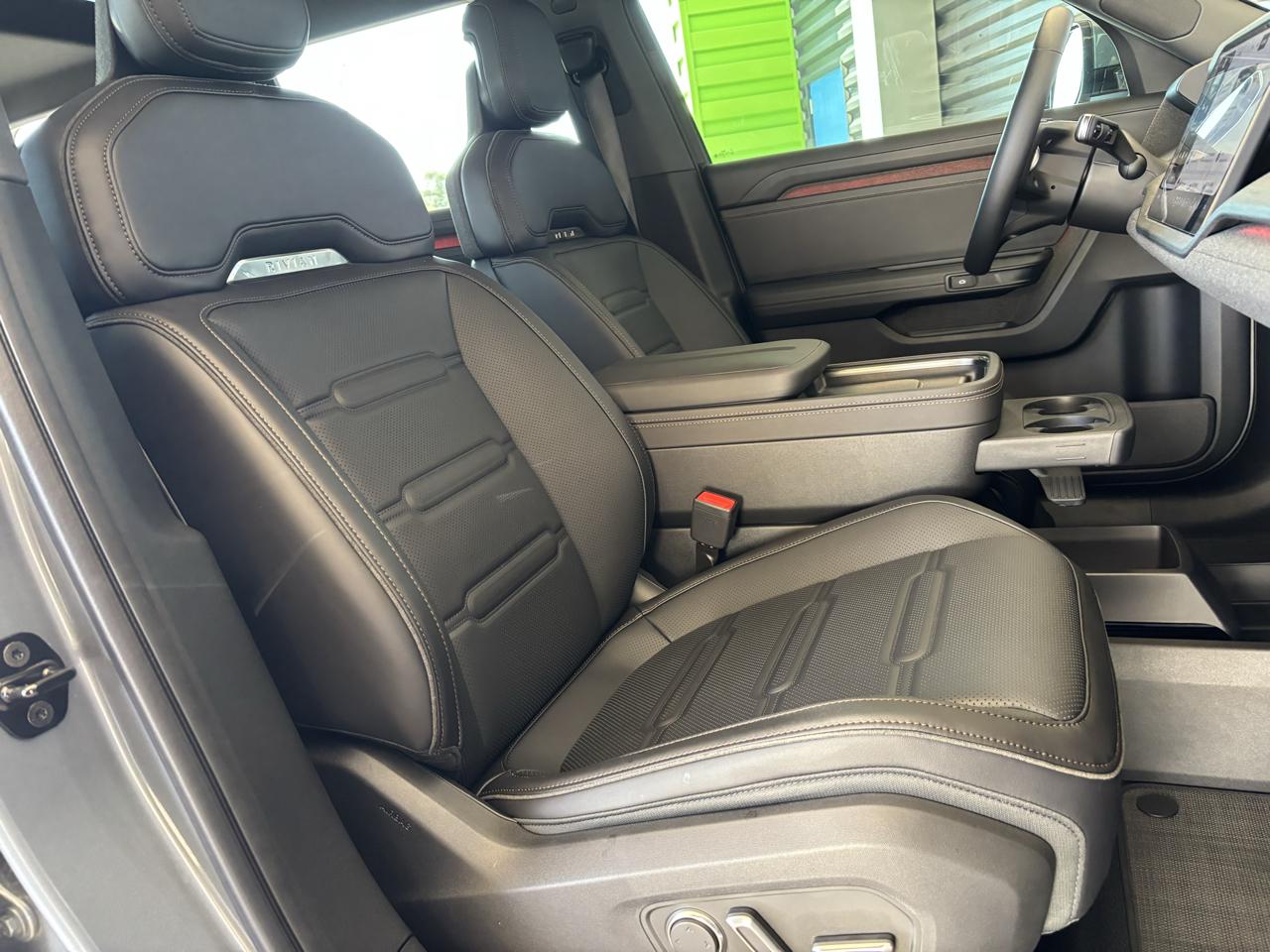Rivian R2 Performance AWD 2027