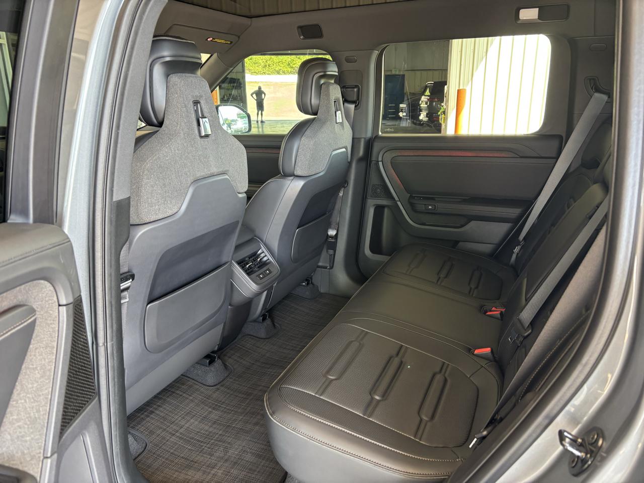 Rivian R2 Performance AWD 2027