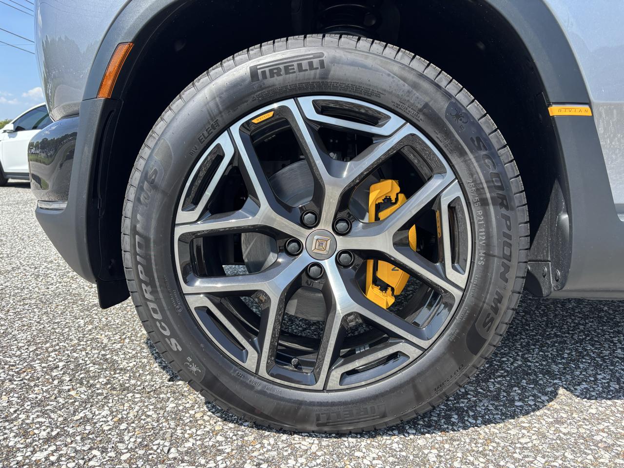 Rivian R2 Performance AWD 2027