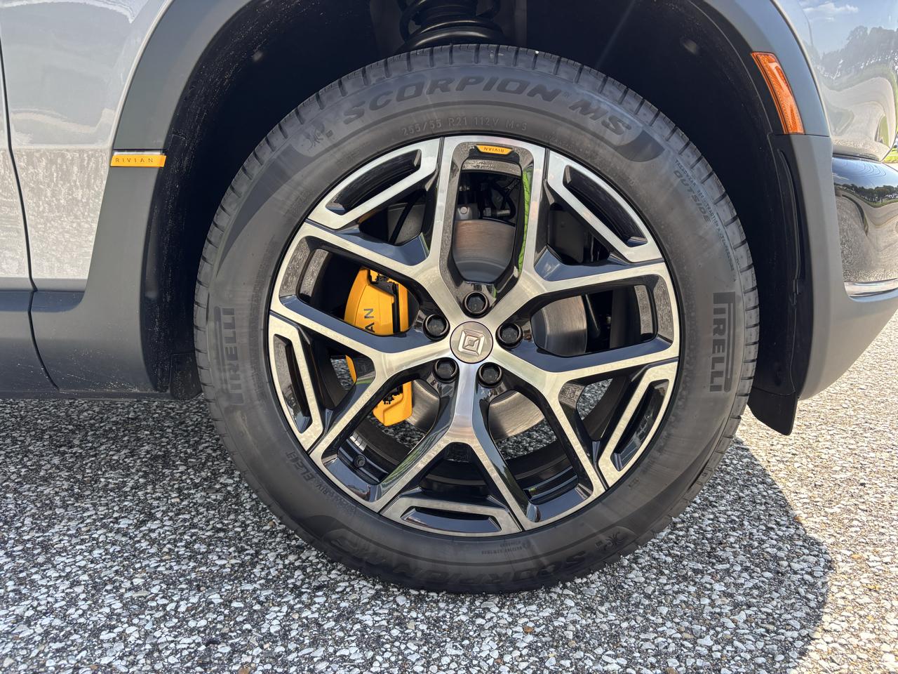 Rivian R2 Performance AWD 2027