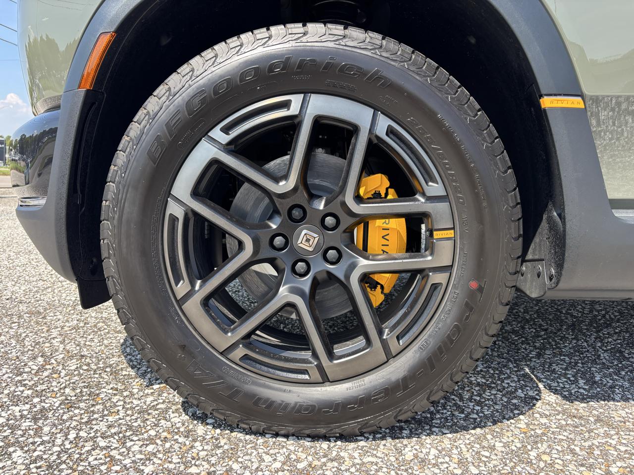 Rivian R2 Performance AWD 2027