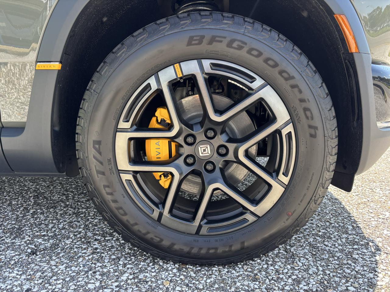 Rivian R2 Performance AWD 2027